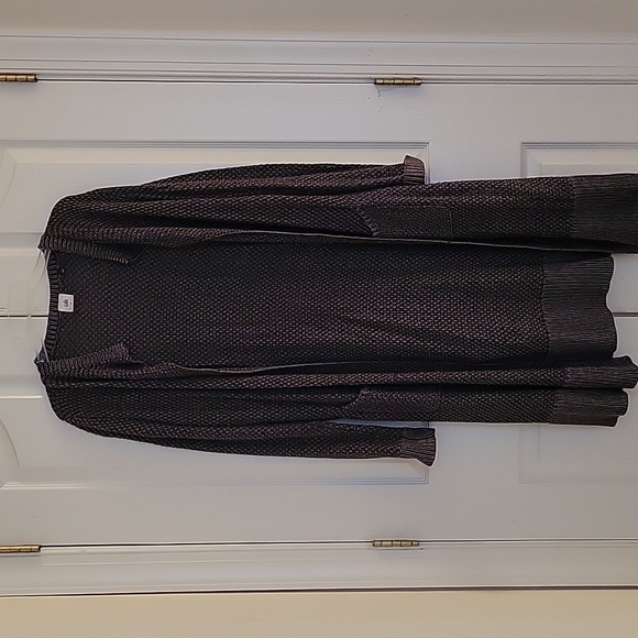 Sweater - Picture 2 of 9